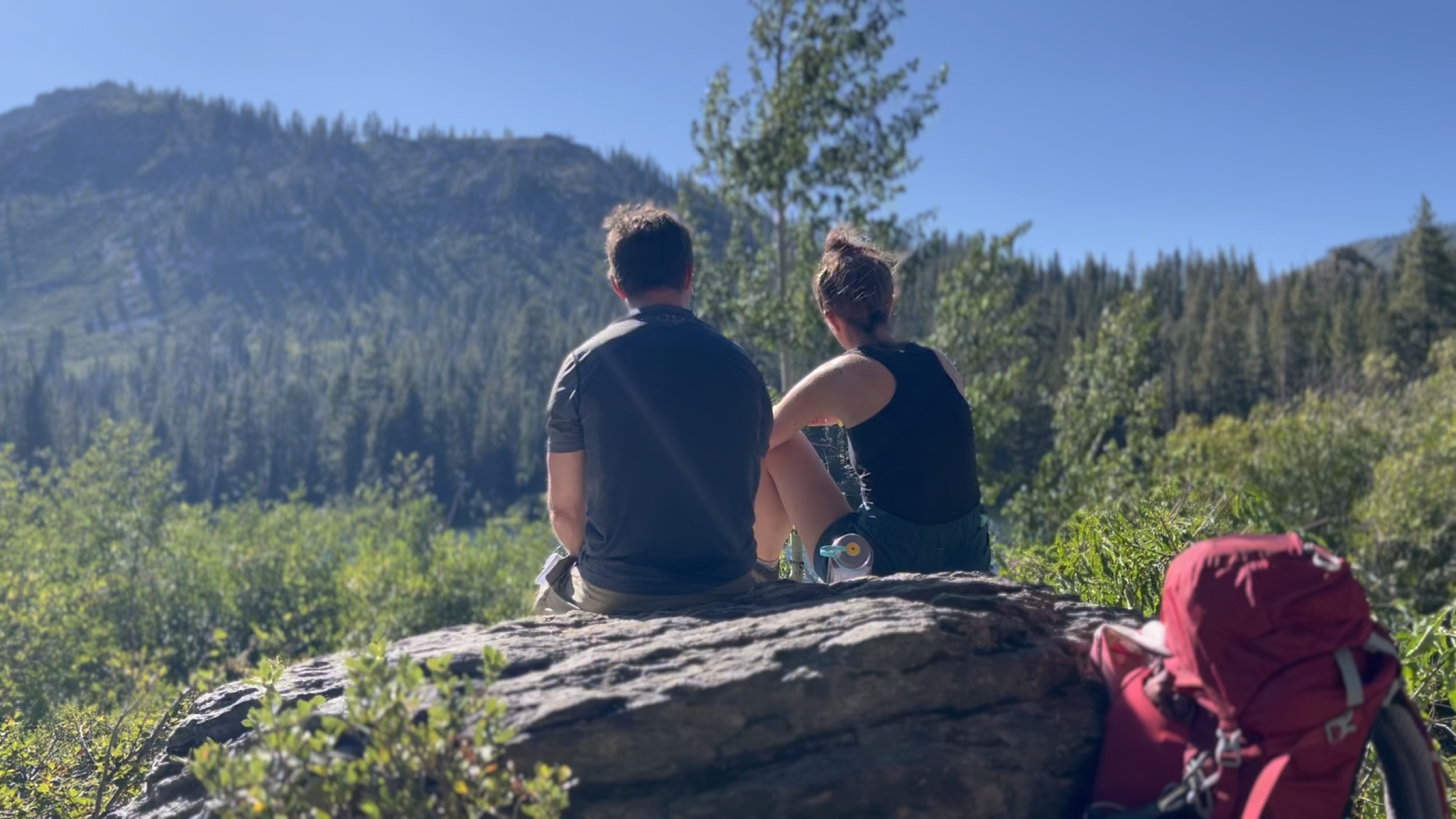 Sam and Stephanie eating lunch above Grass Lake in California's Lakes Basin.